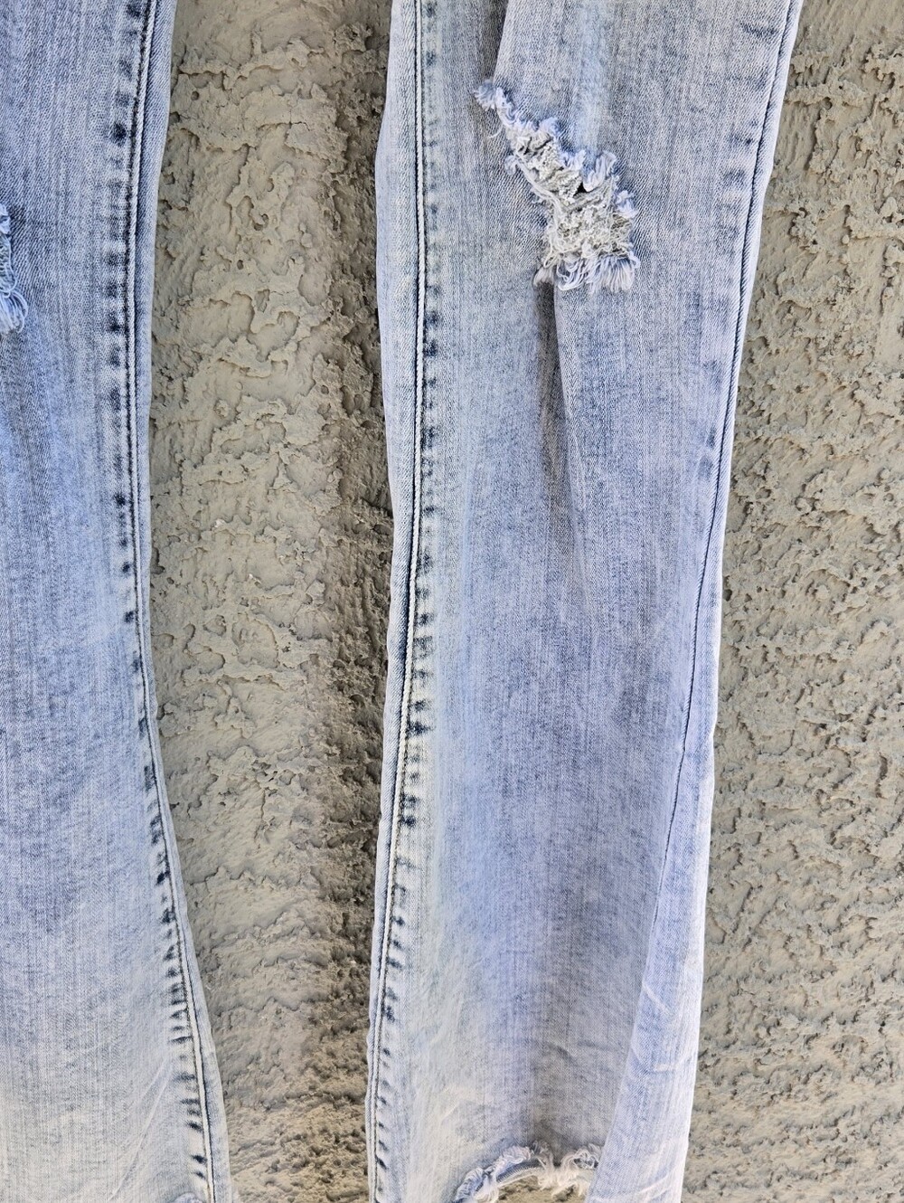 Pink Label Light Wash Distressed Women's Jeans - Casual Flare - Picture 5 of 9
